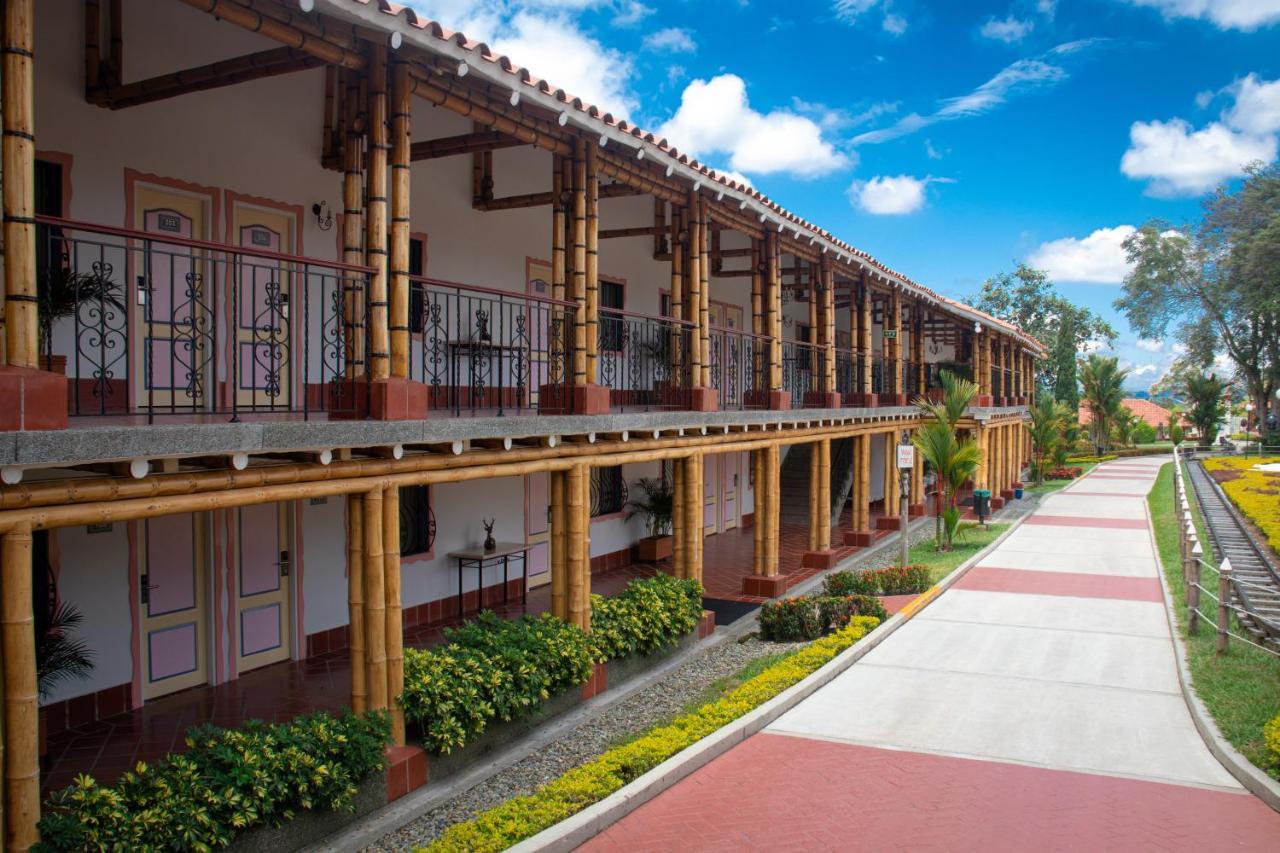 Hotel Campestre Las Camelias Pueblo Tapao Ngoại thất bức ảnh